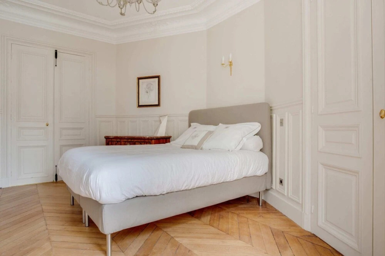 Superb Bright and Luxurious apt in Montogueil