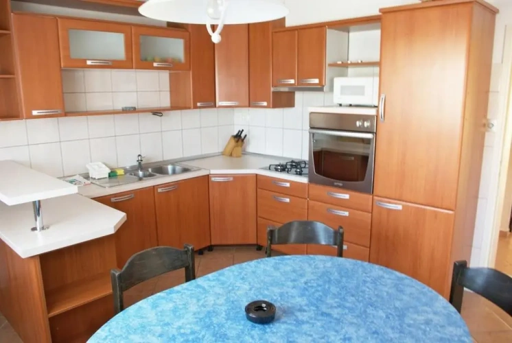 3 Bedrooms Apartment