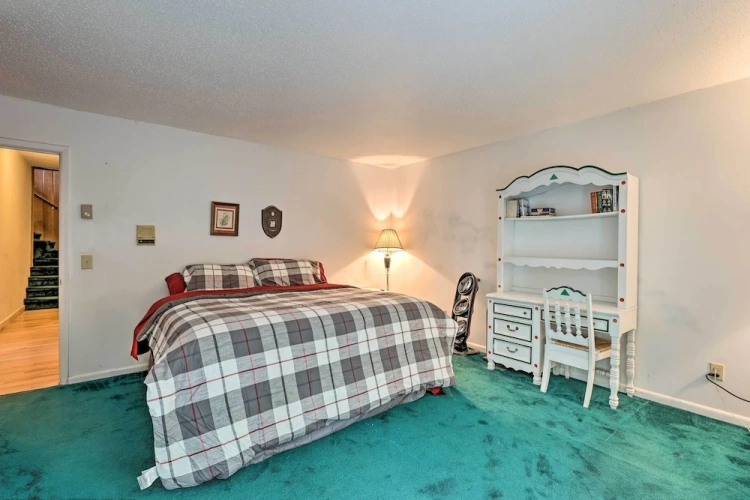 4 Bedrooms Cottage
