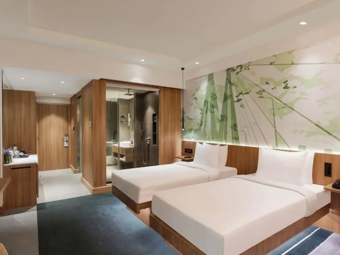 Premier Twin Club room with city view