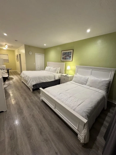 Premier room