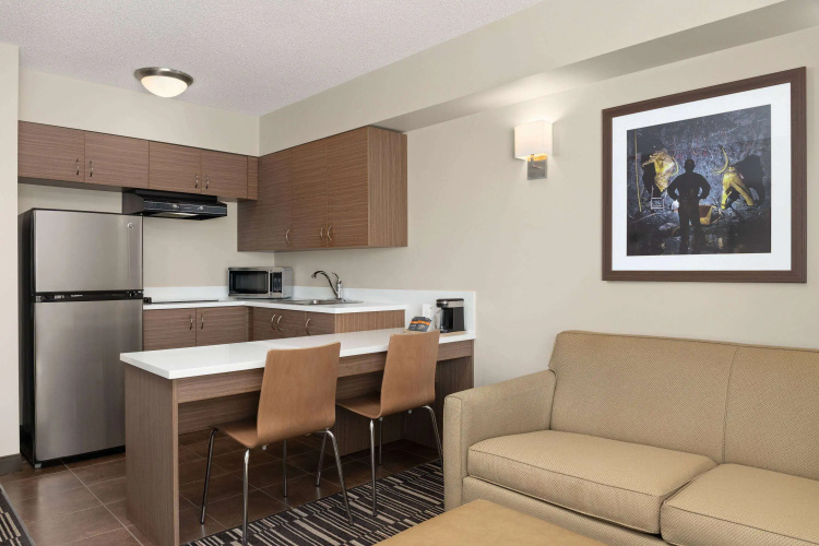 Microtel Inn & Suites By Wyndham Kirkland Lake photo 18