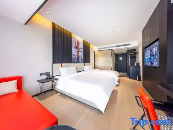 Standard Twin room with lake view