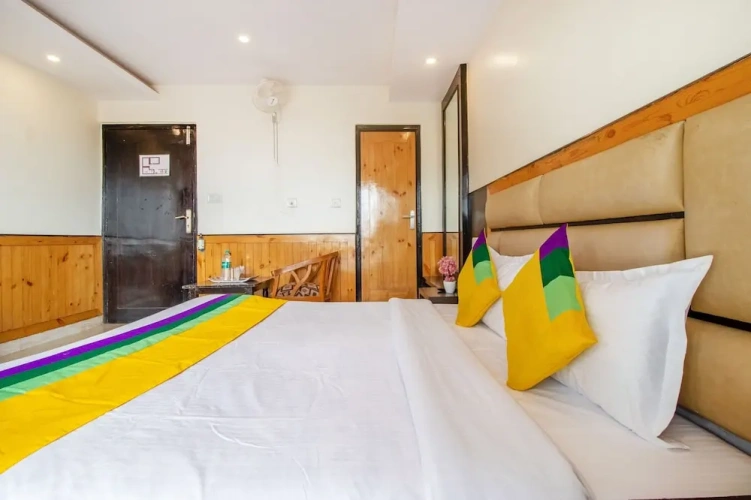 Standard Double room with land view