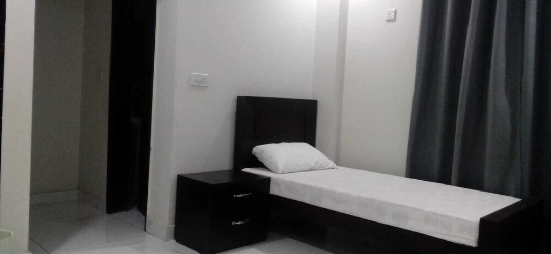 Uptown86 Girls Hostel