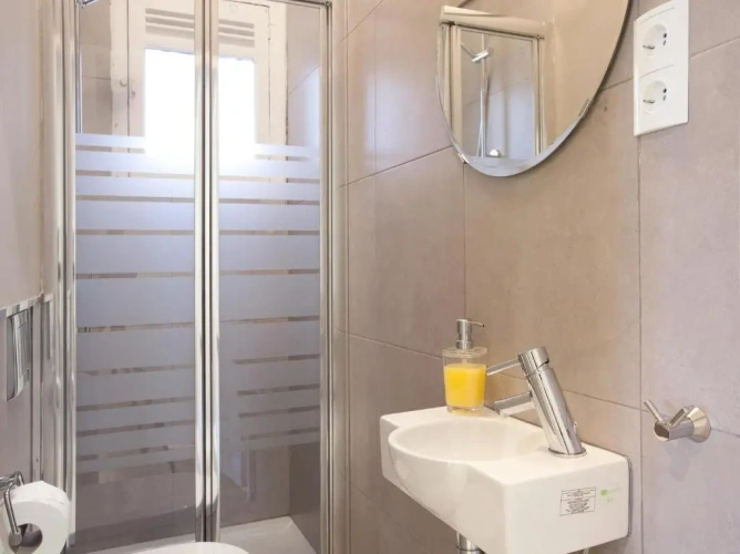 3 Bedrooms Apartment