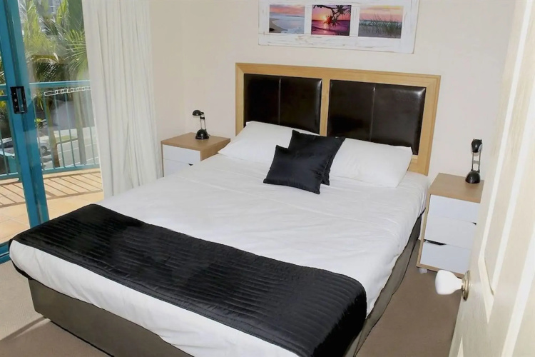 Karana Palms Self Contained Apartments