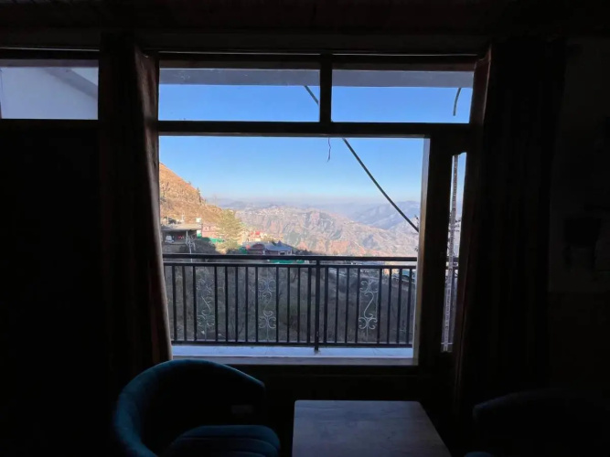 Crested View, Kufri