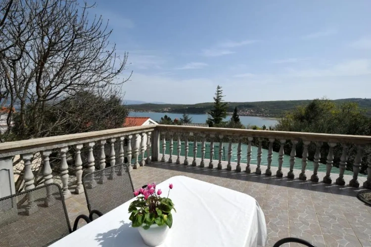 1 Bedroom Apartment with sea view