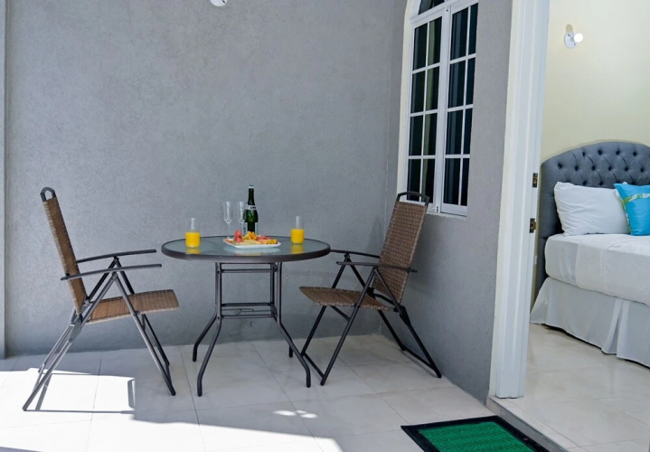Champagne Villa