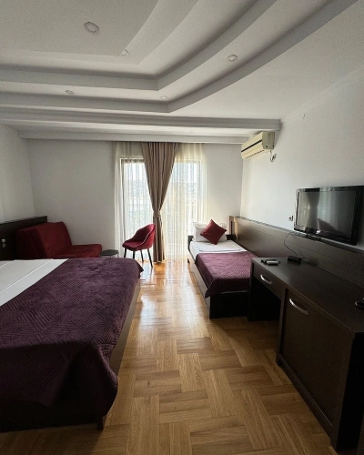 Standard Quadruple Family room