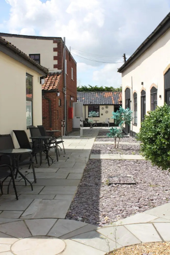 OYO Watton Vibe Hotel