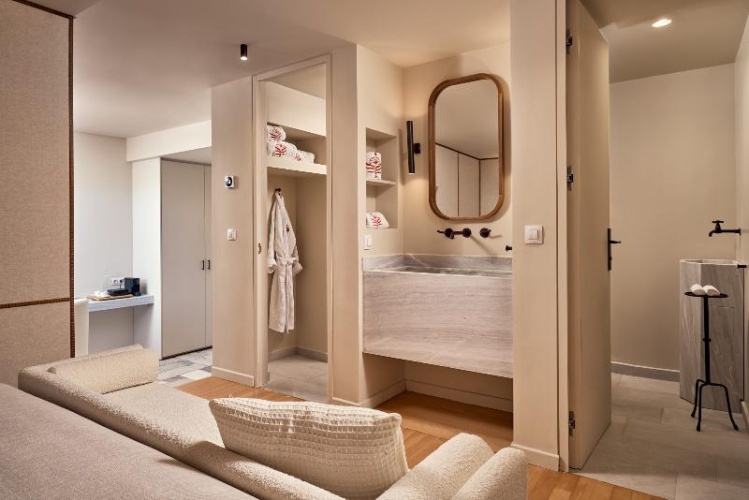 Superior Double room with balcony and with sea view