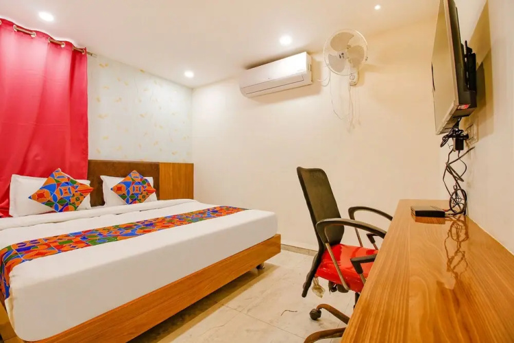 Fabhotel Silkroute Palaace