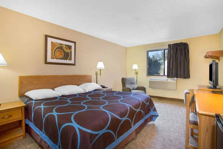 Super 8 Lewisburg