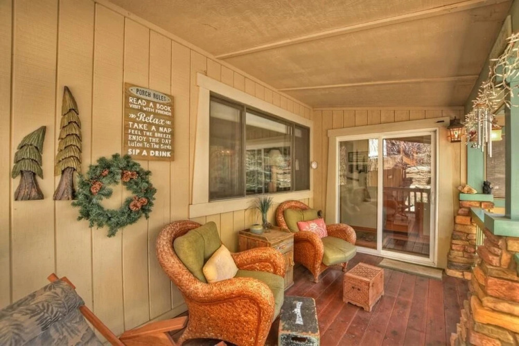 041 - Snowcrest Cottage