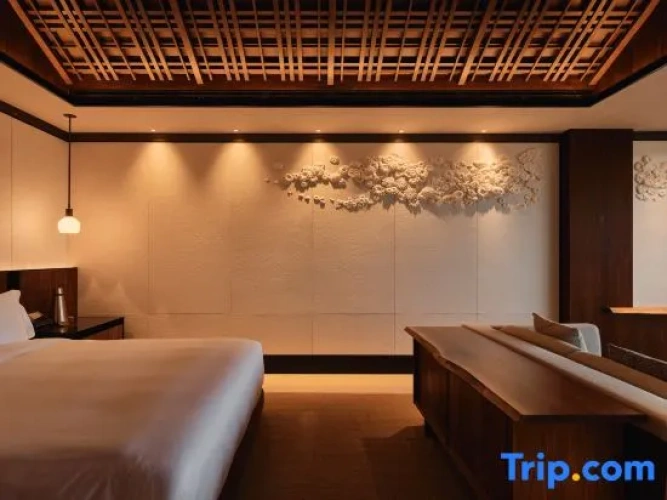 Suite with mountain view