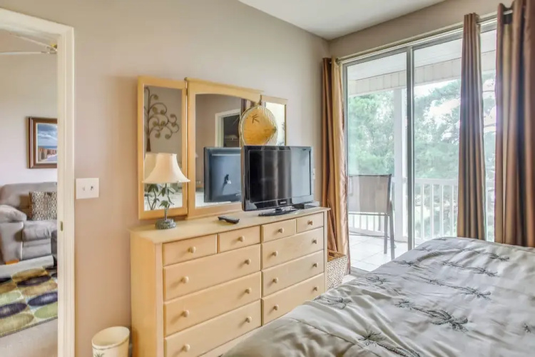 Golf Getaway w/ Pool Access in Myrtle Beach!
