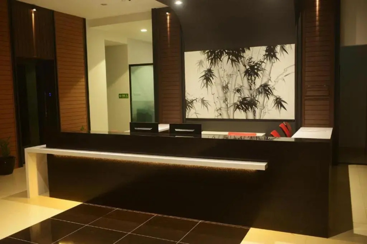 Star-Well Hotel