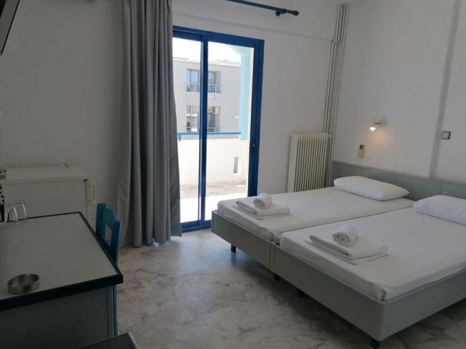 Standard Twin room with sea view