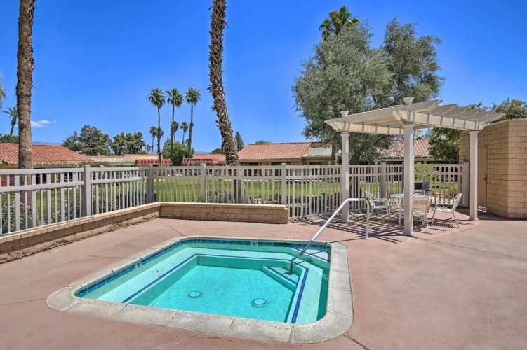 Palm Desert Condo w/ Community Pool + Views!