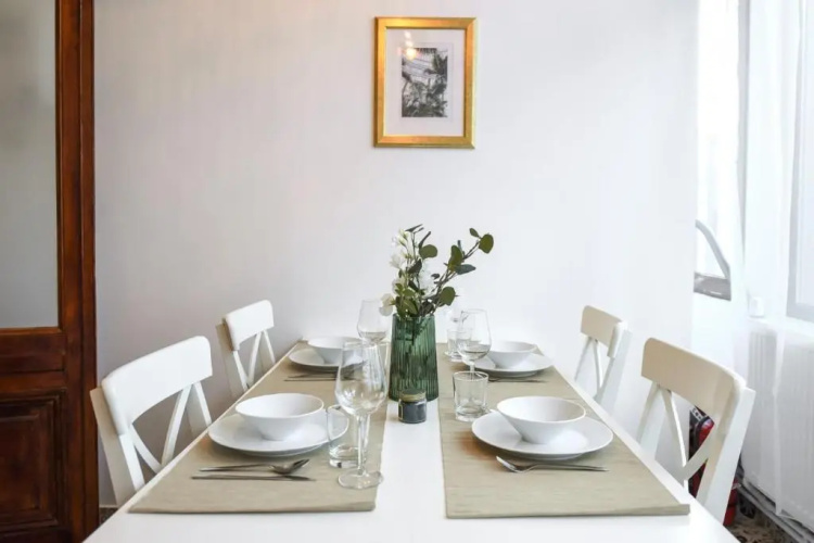 NEO-RENAISSANCE & UNIQUE Apt - Best location