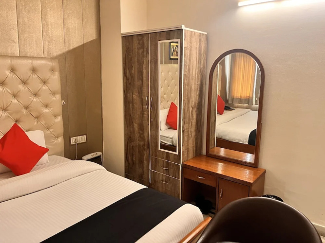 Gracious Inn Hotel by OYO Rooms