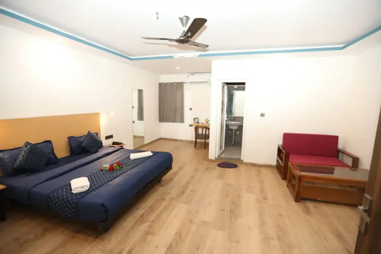 Hotel Noida Grand