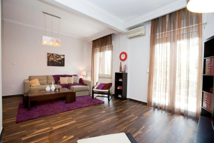 Beautiful Downtown Apartment