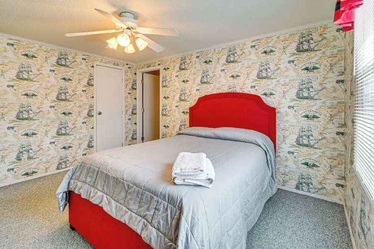 Walk to Surfside Beach: Home w/ Pool Access