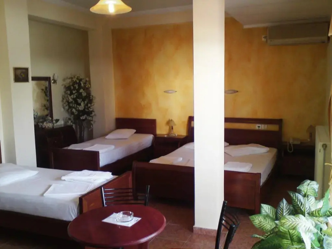 Faros 2 Hotel