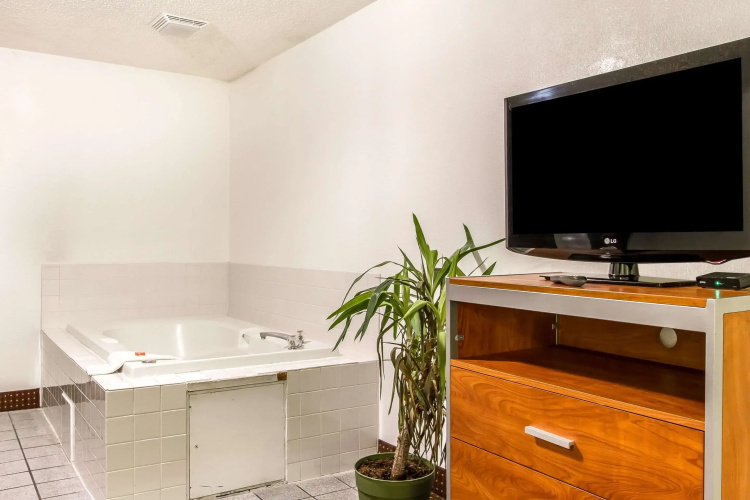 Econo Lodge Inn & Suites Pekin - Peoria Area