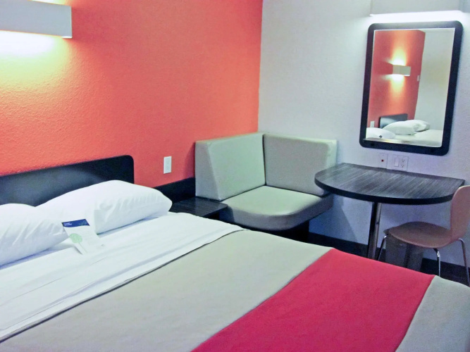 Motel 6 Anaheim, CA