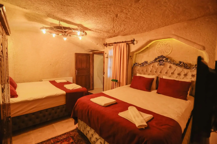 Mysterious Cave Suites