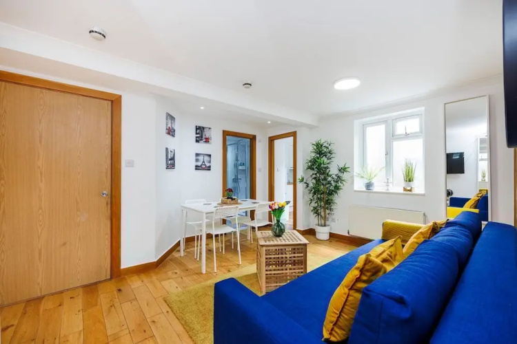 2 Bedroom Charming Magnificent Flat