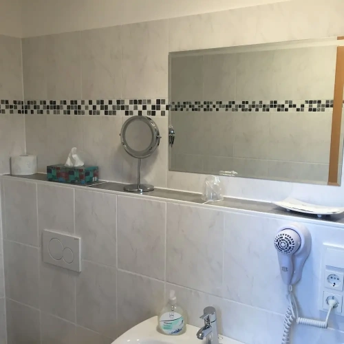 1 Bedroom Economy Single room
