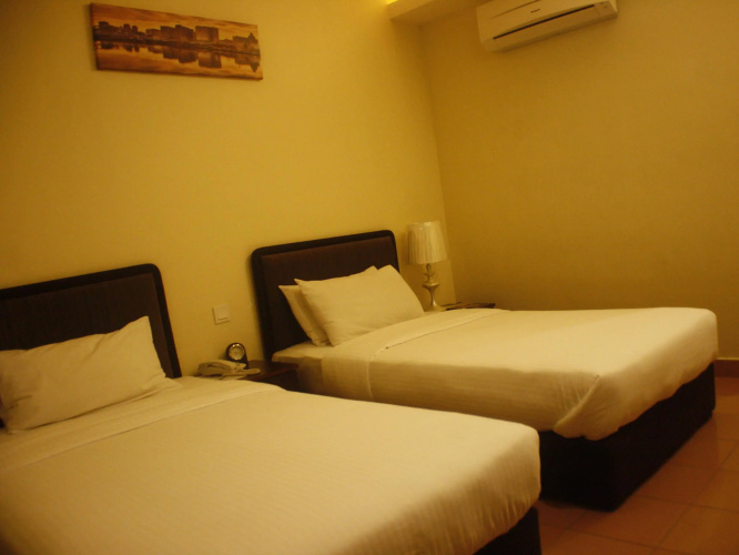 DM Hotel