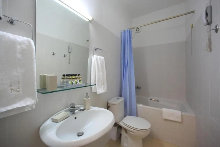 Dioscouri Hotel