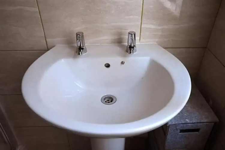 Spacious Coventry House With 4 Bedrooms