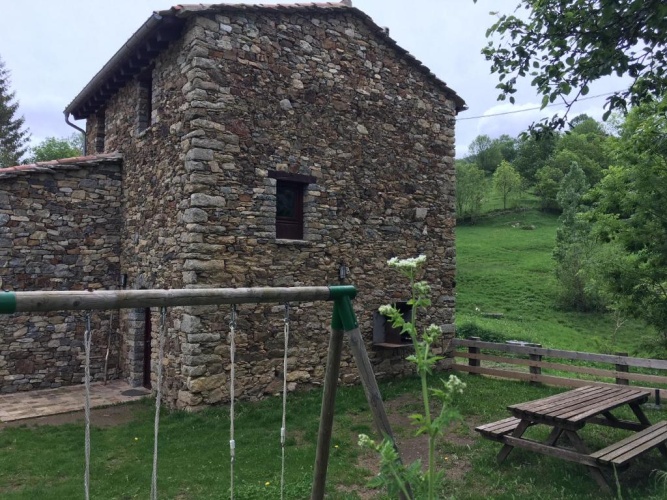 4 Bedrooms Cottage
