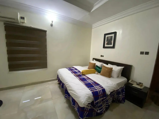 Nue Crest Hotel