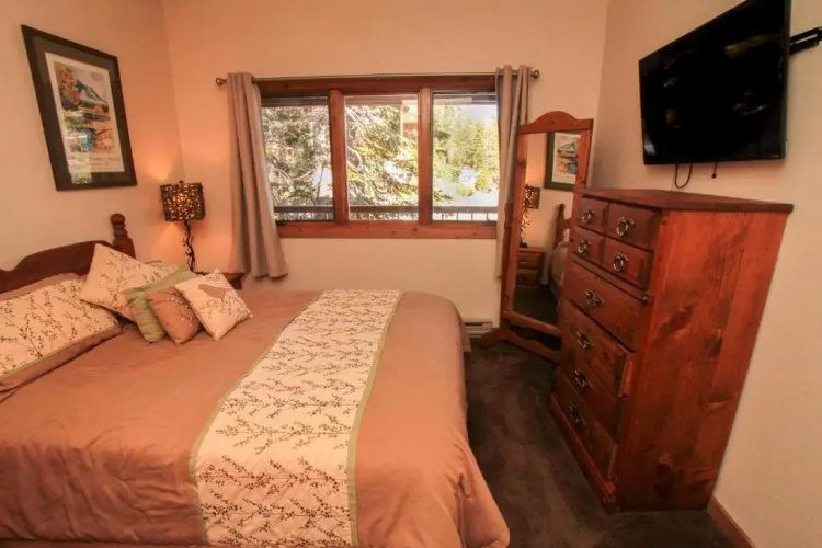Mountainback #56, Loft