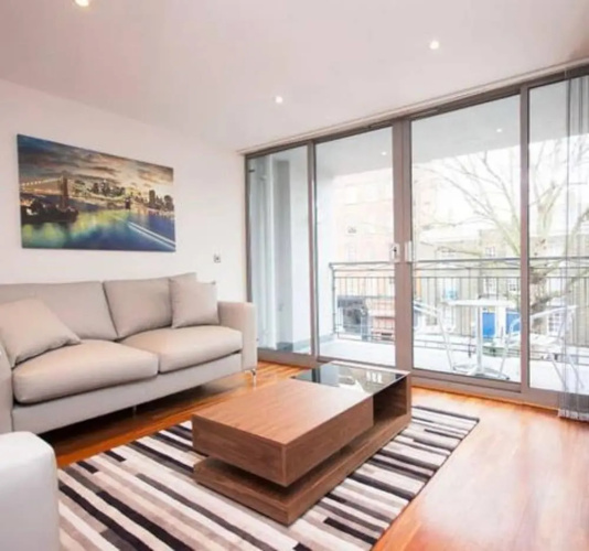 Central Waterloo 2 Bedroom Apartment With Balcony