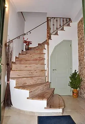 Frourio Apartments