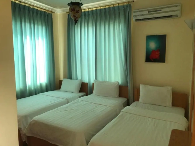 Standard Triple room
