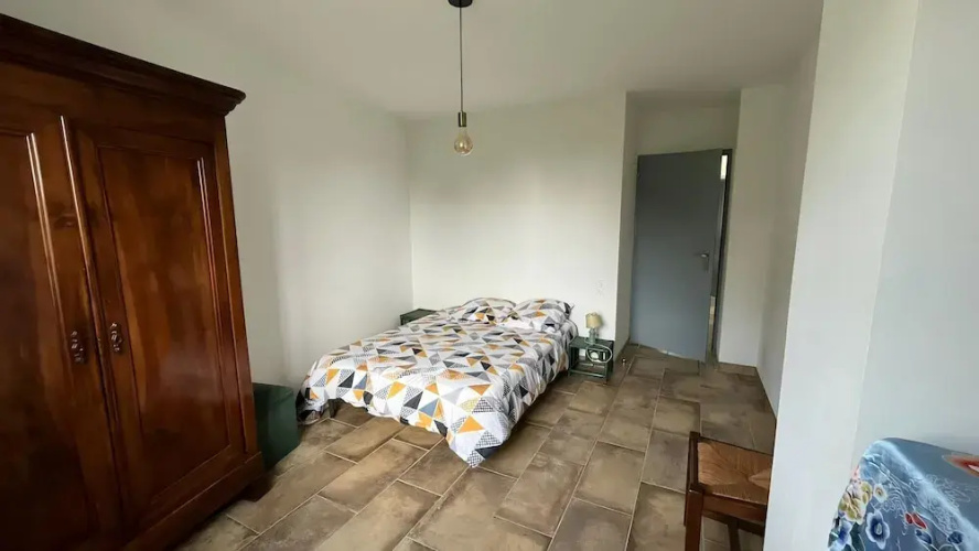 Villa in St Denis With Pool & Pyrenees View