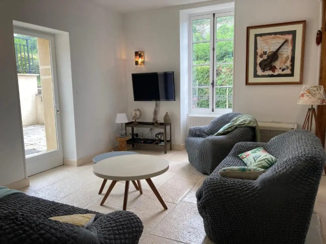 3 Bedrooms Cottage