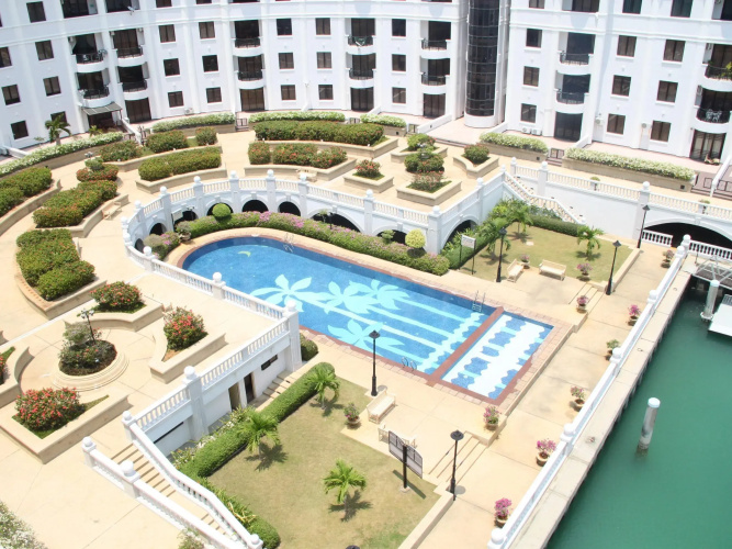 Marina Crescent Condominium