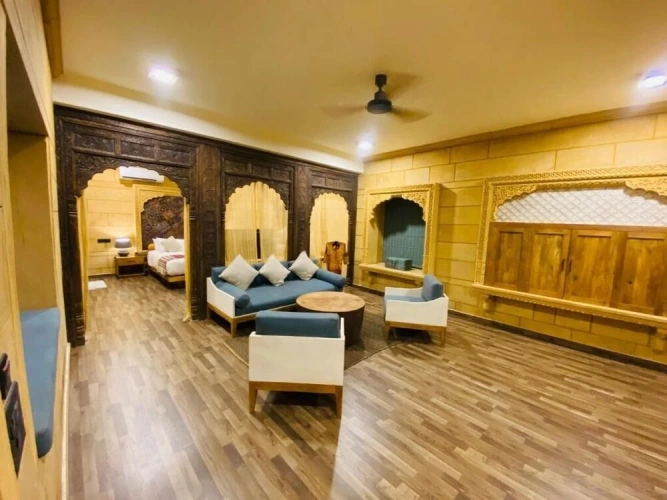 1 Bedroom Royal Suite with balcony and with city view
