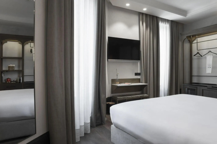 ICON Wipton by Petit Palace